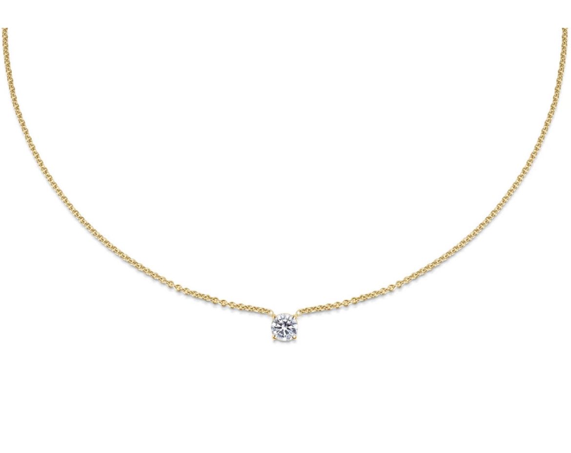 Round solitaire pendant necklace